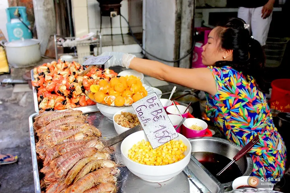 Hẻm nhỏ cũng kh&ocirc;ng ngăn được sức h&uacute;t của Qu&aacute;n ốc Thủy Dương 6