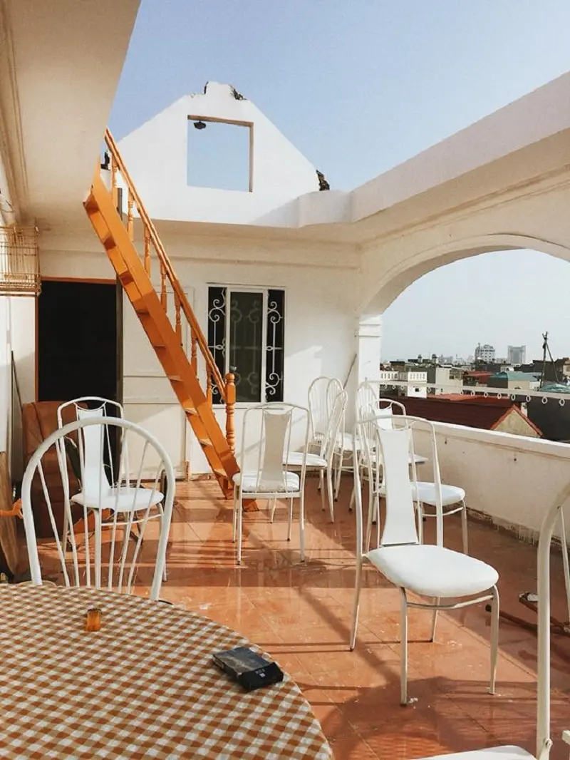 Lắng đọng ch&uacute;t b&igrave;nh y&ecirc;n tại Rooftop Cafe BREATHE Hải Ph&ograve;ng 10