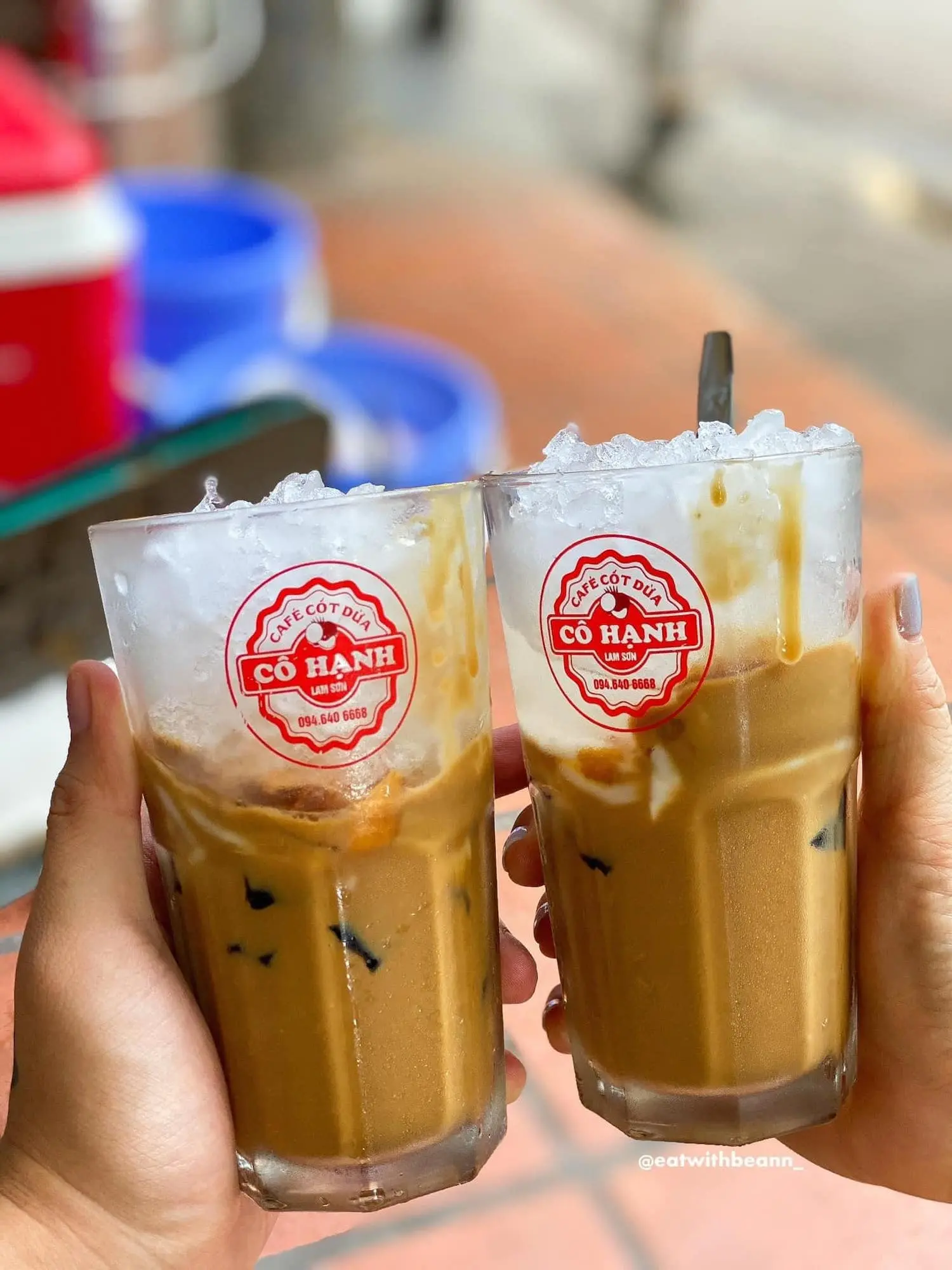 Ng&acirc;y ngất với qu&aacute;n C&agrave; ph&ecirc; cốt dừa c&ocirc; Hạnh ở Hải Ph&ograve;ng 6