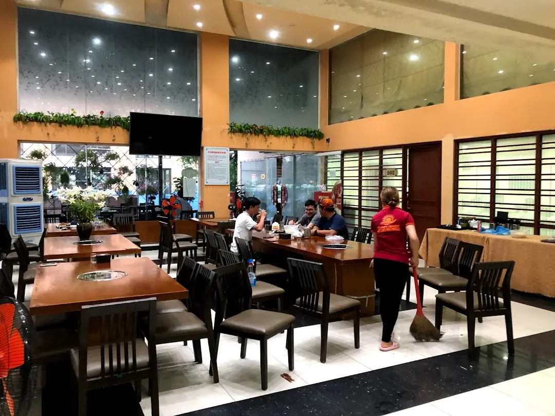 Nh&agrave; h&agrave;ng Neptune Hải Ph&ograve;ng - Địa chỉ tổ chức tiệc t&ugrave;ng l&yacute; tưởng 2