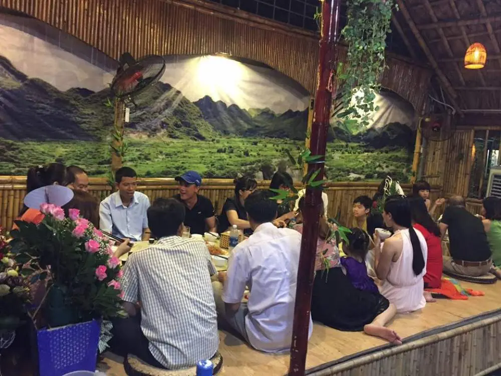 Nh&agrave; h&agrave;ng Qu&aacute;n L&aacute; Hải Ph&ograve;ng - Hương vị ẩm thực đồng qu&ecirc; T&acirc;y Bắc 3