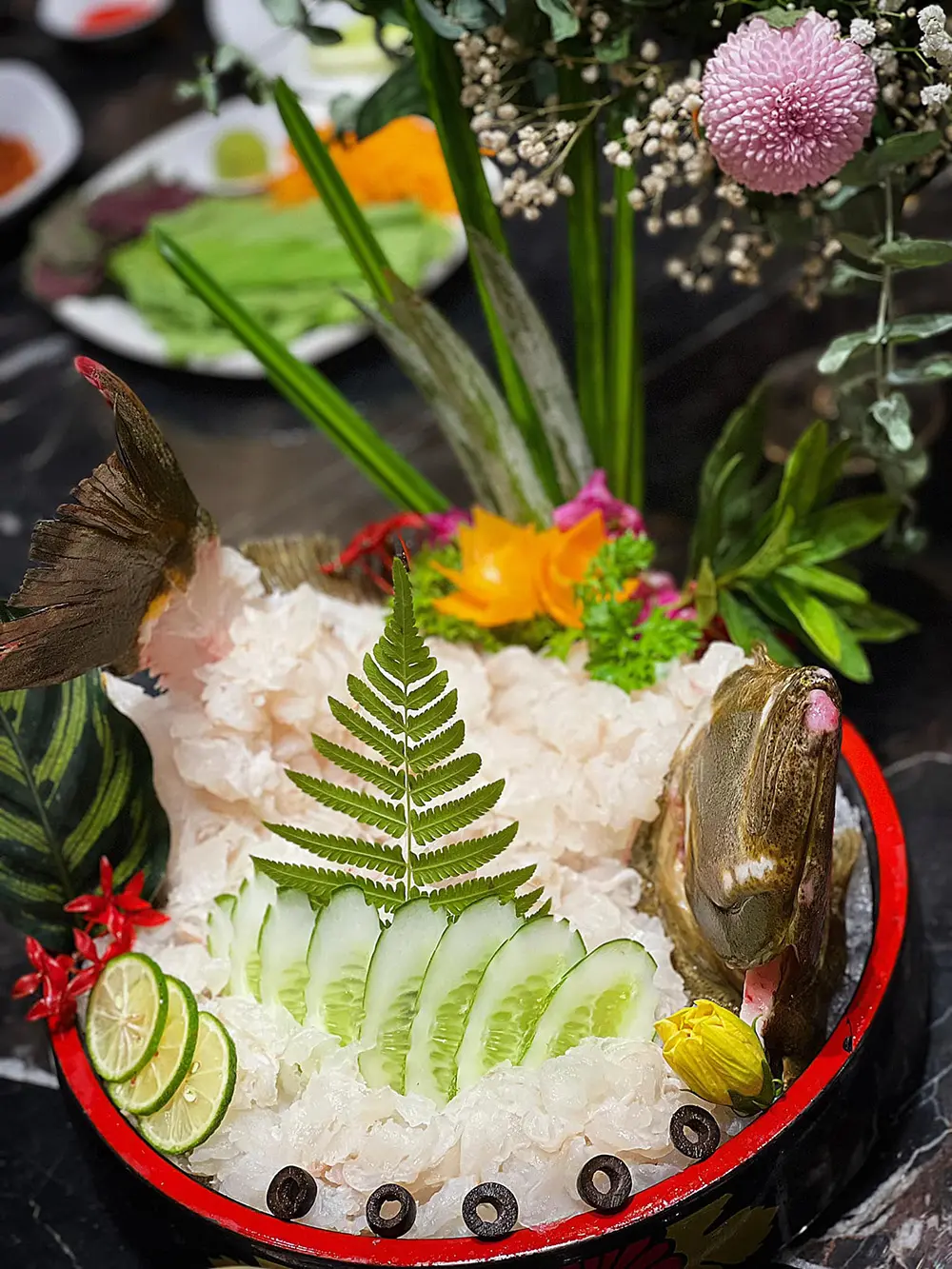 Tận hưởng tinh hoa ẩm thực tại Nh&agrave; h&agrave;ng Ng&oacute;i Đỏ 18