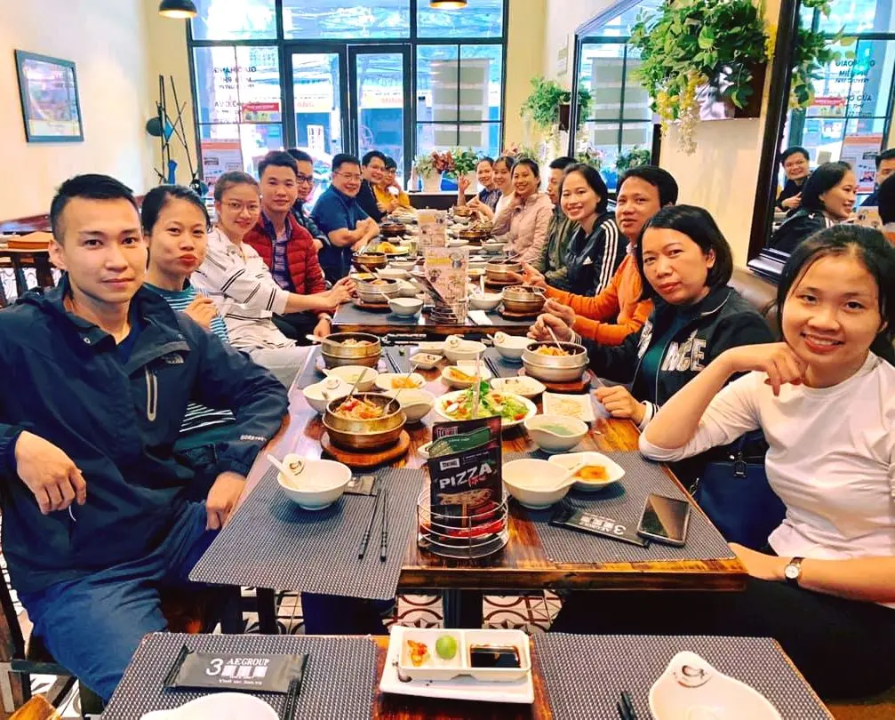 Thưởng thức đại tiệc thịnh soạn tại Nh&agrave; h&agrave;ng Cơm g&agrave; Singapore 28