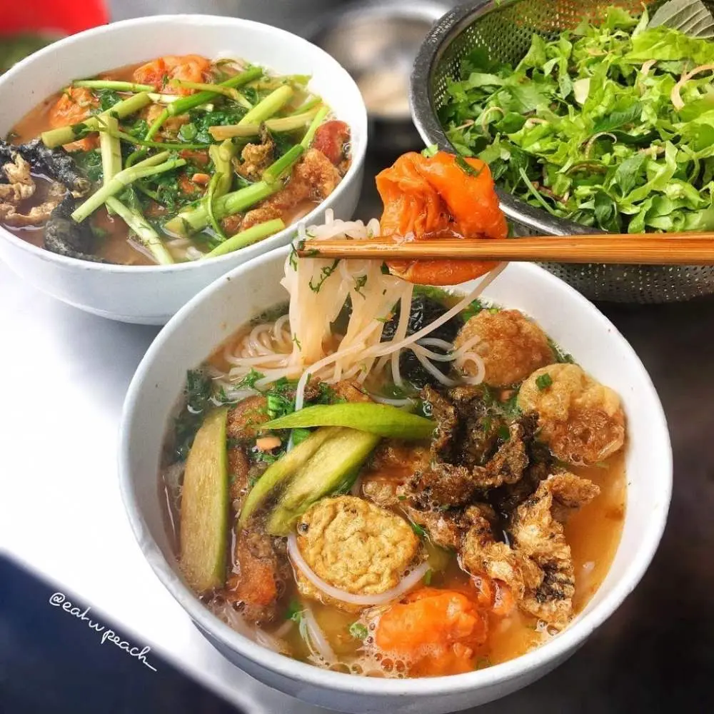 Vừa h&iacute;t h&agrave; vừa say đắm Top qu&aacute;n b&uacute;n c&aacute; cay Hải ph&ograve;ng 8