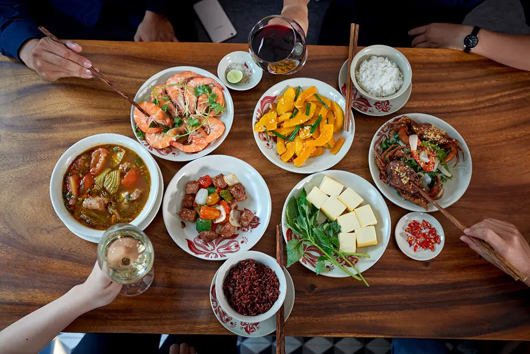 Thưởng thức hơn chục loại hải sản bơi sống với Nhà hàng Vũ Lập Hải Phòng