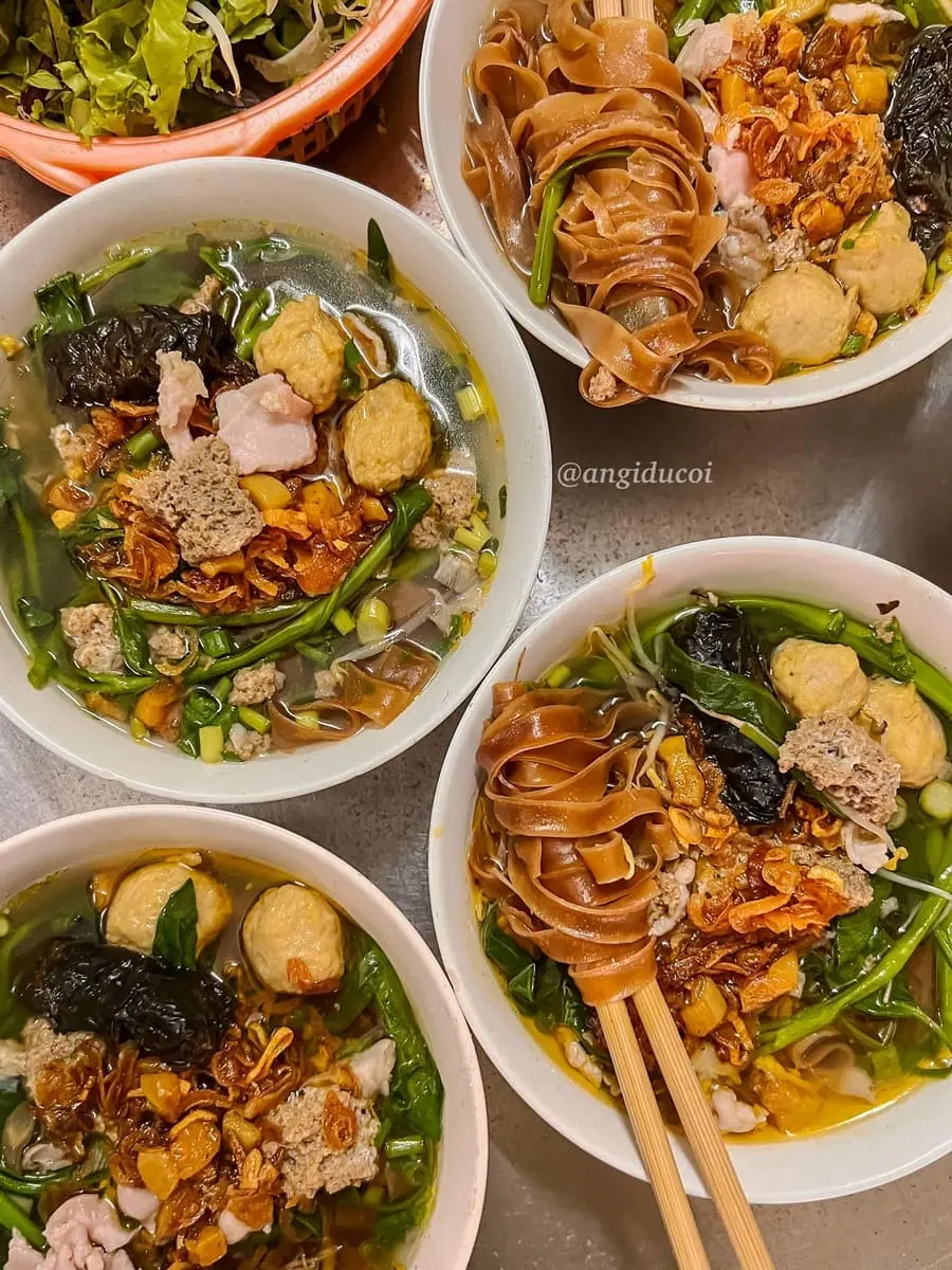 Một ng&agrave;y kh&aacute;m ph&aacute; Food tour Hải Ph&ograve;ng c&ugrave;ng hội bạn th&acirc;n cực chất 2