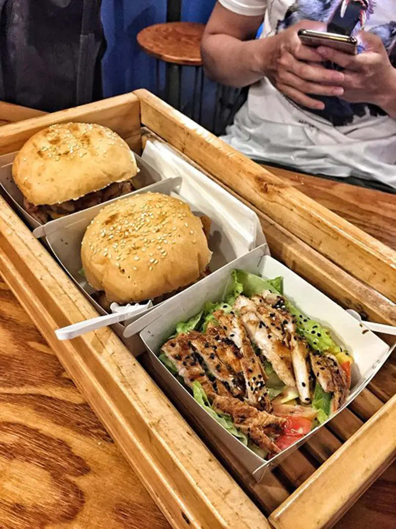 Ngồi lại nghe MIA.vn review foodtour Hải Ph&ograve;ng n&egrave; bạn ơi 4