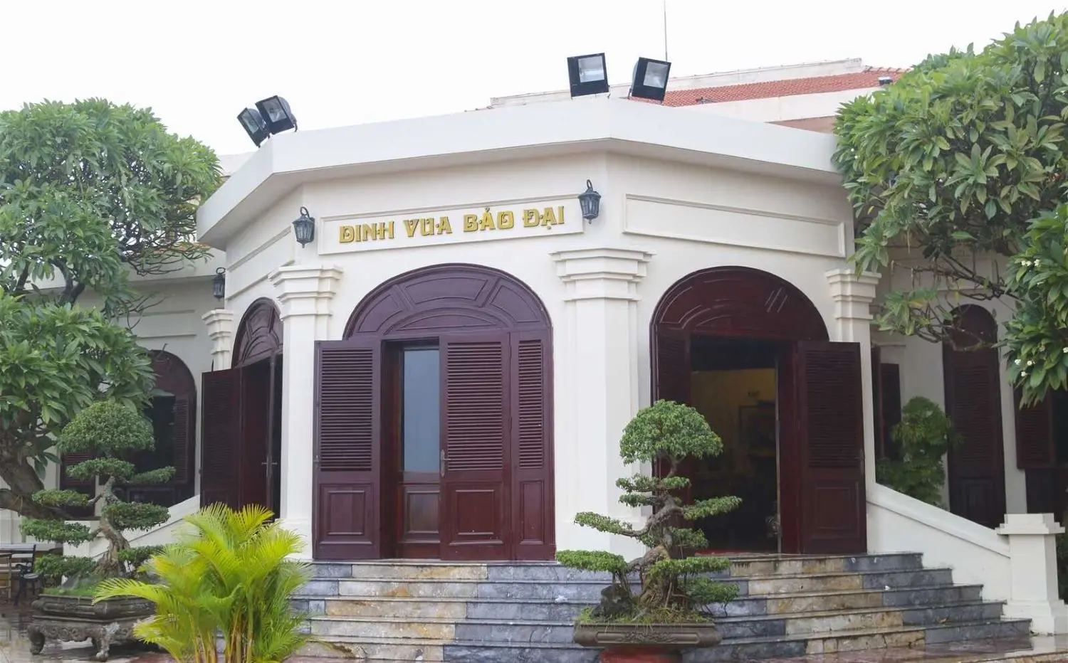 Quậy banh n&oacute;c với Lịch tr&igrave;nh kh&aacute;m ph&aacute; Đồ Sơn 2N1Đ tự t&uacute;c 8