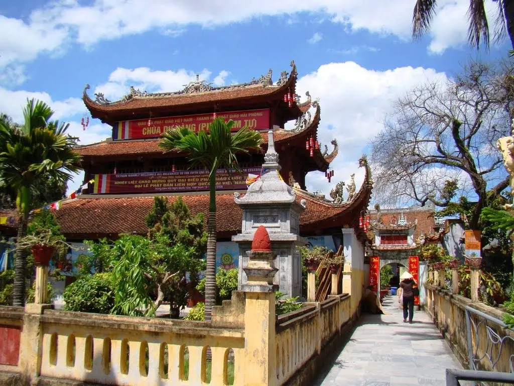 Quậy banh n&oacute;c với Lịch tr&igrave;nh kh&aacute;m ph&aacute; Đồ Sơn 2N1Đ tự t&uacute;c 10