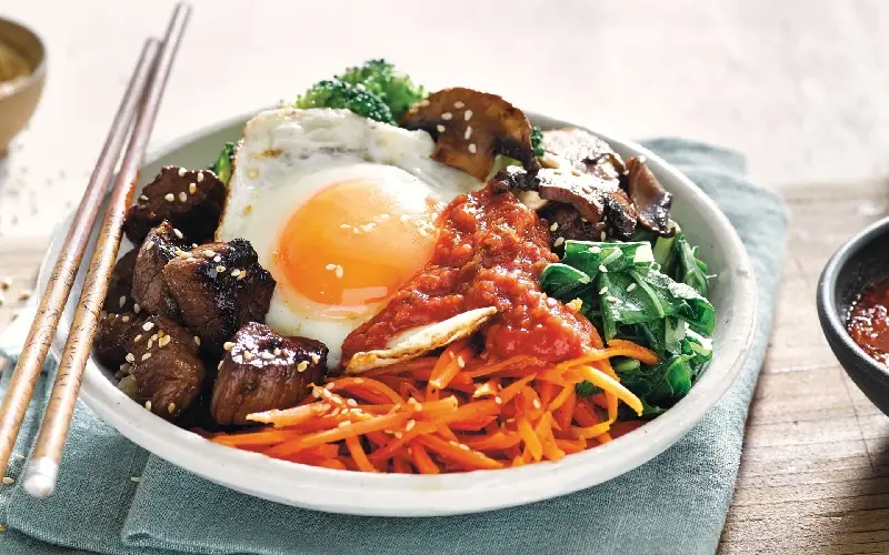 Bibimbap l&agrave; g&igrave;? T&igrave;m hiểu m&oacute;n cơm trộn H&agrave;n Quốc hot to&agrave;n cầu 3