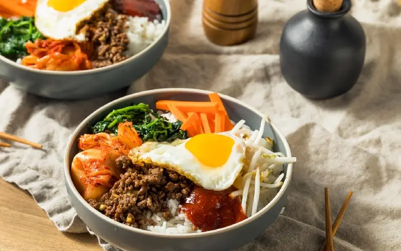 Bibimbap l&agrave; g&igrave;? T&igrave;m hiểu m&oacute;n cơm trộn H&agrave;n Quốc hot to&agrave;n cầu 9