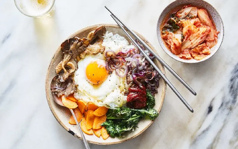 Bibimbap l&agrave; g&igrave;? T&igrave;m hiểu m&oacute;n cơm trộn H&agrave;n Quốc hot to&agrave;n cầu 5