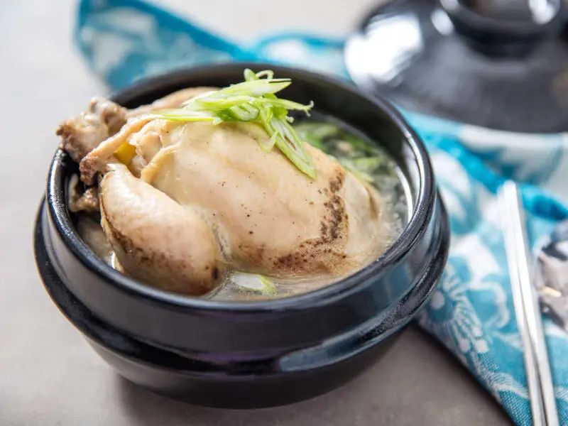 Điểm danh 8 m&oacute;n canh H&agrave;n Quốc l&agrave;m đắm say t&iacute;n đồ m&ecirc; ẩm thực 6