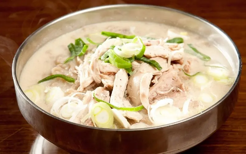 Khám phá Kalguksu: Món mì thủ công cắt bằng dao đặc sắc 5