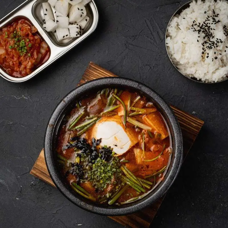 Sundubu Jjigae: M&oacute;n canh đậu phụ non nổi tiếng xứ kim chi 3