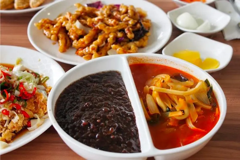 Thưởng thức Jajangmyeon &ndash; M&oacute;n m&igrave; đen trứ danh xứ H&agrave;n 11