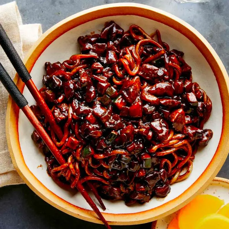 Thưởng thức Jajangmyeon &ndash; M&oacute;n m&igrave; đen trứ danh xứ H&agrave;n 8