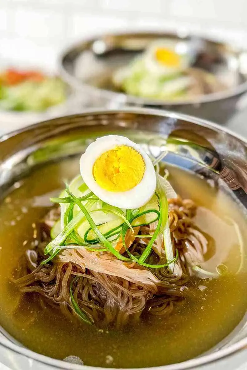 Thưởng thức t&ocirc; m&igrave; lạnh mang đậm dấu ấn ẩm thực Đại H&agrave;n 3