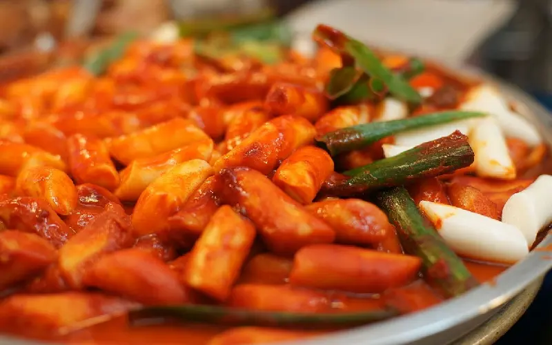 Tokbokki Hàn Quốc gây sốt toàn cầu có gì đặc biệt? 2