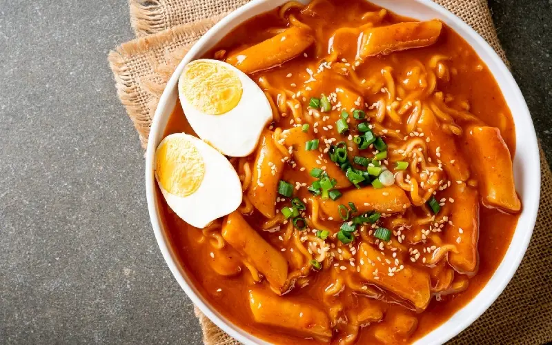 Tokbokki Hàn Quốc gây sốt toàn cầu có gì đặc biệt? 4
