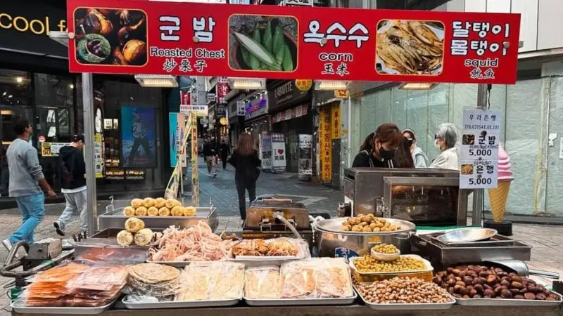 Top 7 khu ẩm thực đường phố H&agrave;n Quốc đ&atilde; đến l&agrave; kh&ocirc;ng muốn về 3