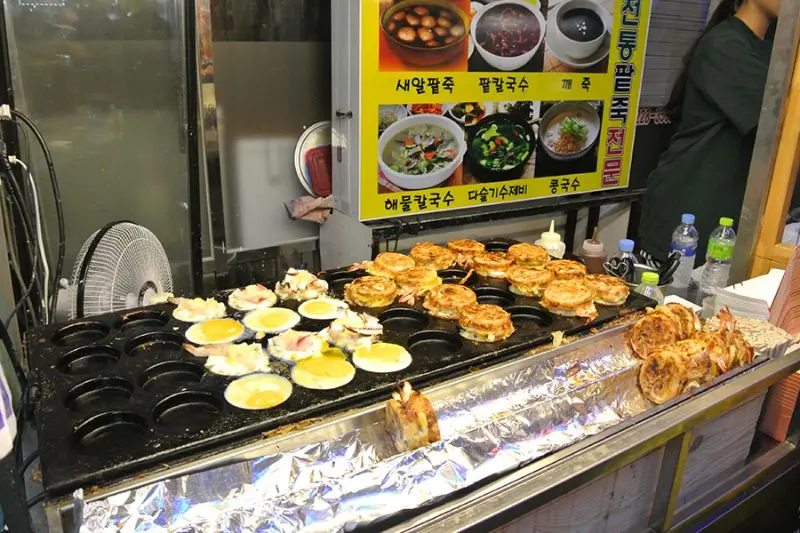 Top 7 khu ẩm thực đường phố H&agrave;n Quốc đ&atilde; đến l&agrave; kh&ocirc;ng muốn về 7