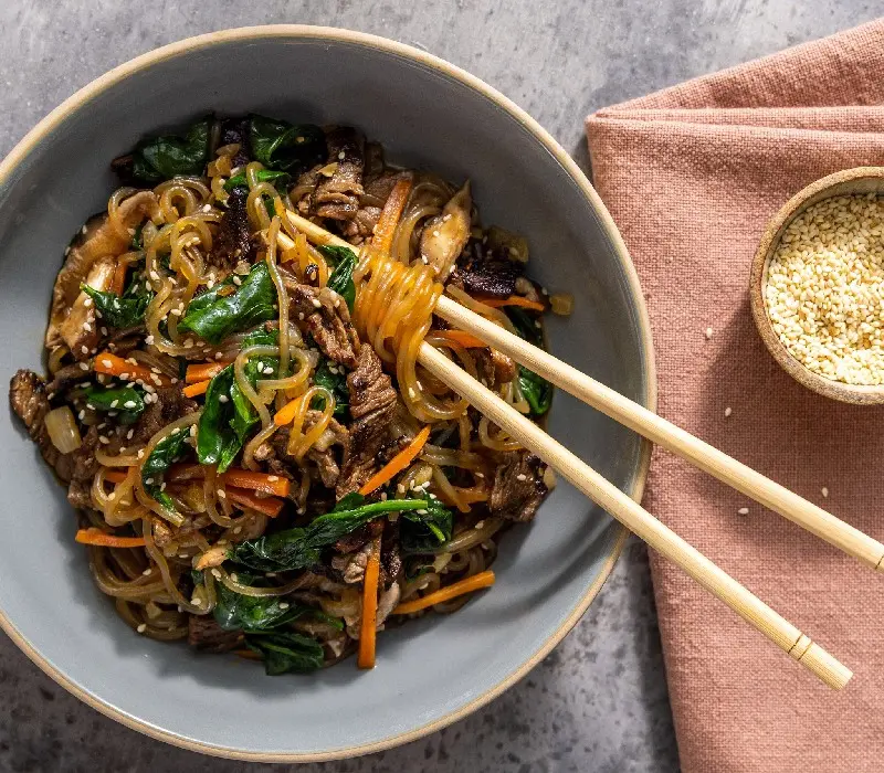 Japchae: Món miến trộn quốc dân trong ngày lễ Hàn Quốc