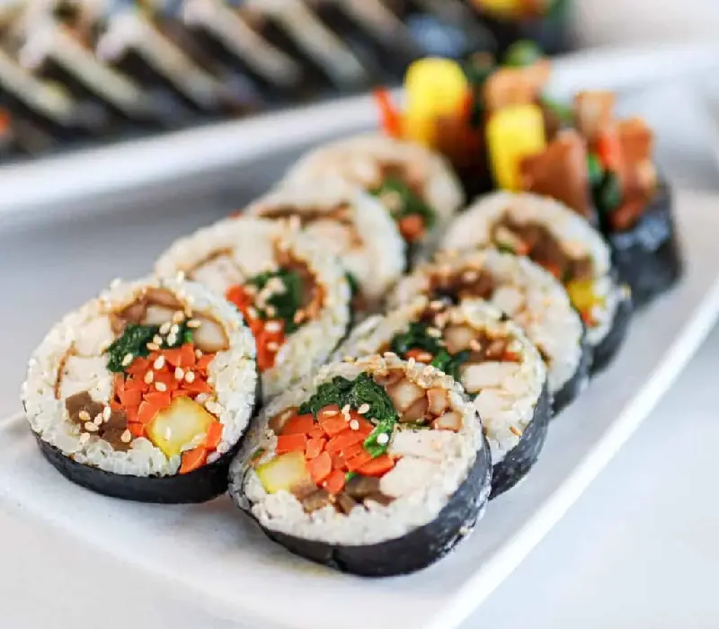 Kimbap: Món ăn đường phố “quốc dân” mang đậm hương vị Hàn