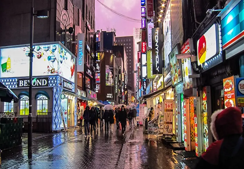 Kh&aacute;m ph&aacute; Myeongdong, con phố sầm uất với h&agrave;ng loạt điều th&uacute; vị 5