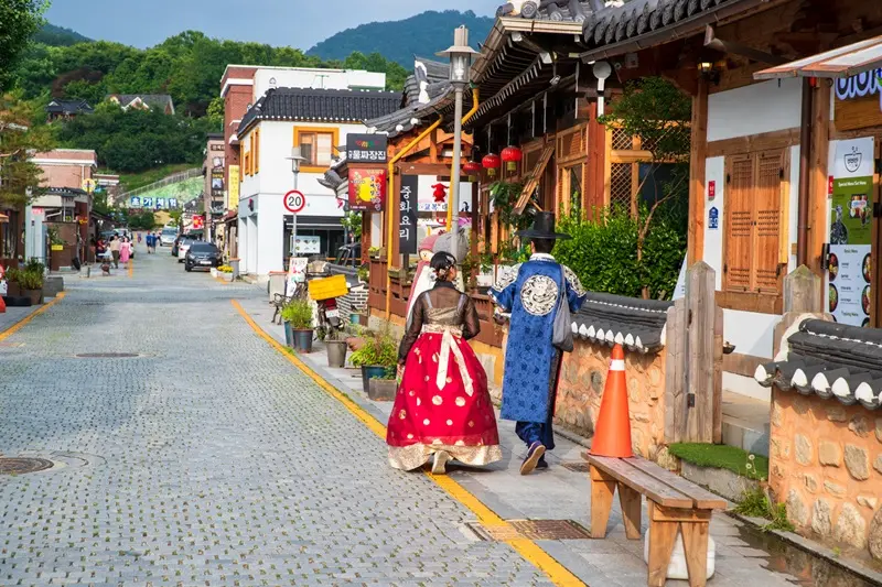 L&agrave;ng Hanok Jeonju b&ecirc;n những m&aacute;i ng&oacute;i đậm m&agrave;u sắc ho&agrave;i niệm 3