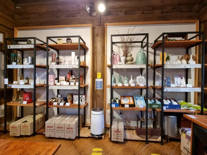 L&agrave;ng Hanok Jeonju b&ecirc;n những m&aacute;i ng&oacute;i đậm m&agrave;u sắc ho&agrave;i niệm 9