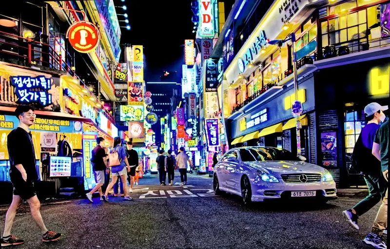 Phố Itaewon trạm dừng ch&acirc;n kh&ocirc;ng ngủ ở Seoul H&agrave;n Quốc 12
