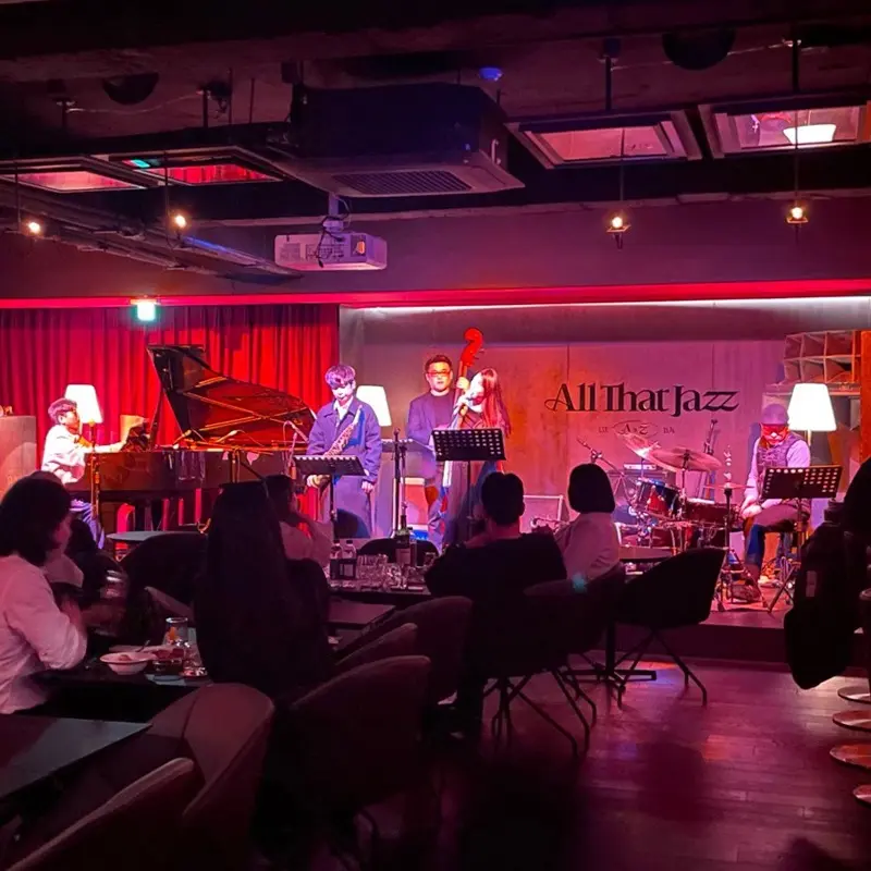 Phố Itaewon trạm dừng ch&acirc;n kh&ocirc;ng ngủ ở Seoul H&agrave;n Quốc 11