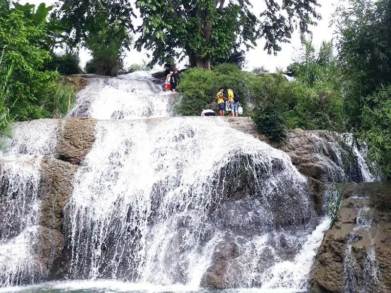 Phượt th&aacute;c Trăng H&ograve;a B&igrave;nh: Mọi điều bạn cần biết trước khi l&ecirc;n đường 5