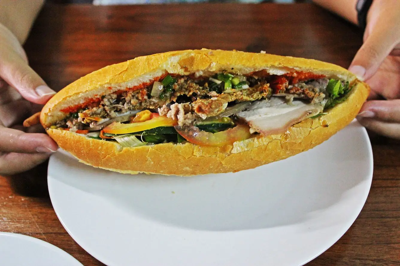 Bánh mì Madam Khánh Hội An - Trải nghiệm bánh mì ngon nhất thế giới
