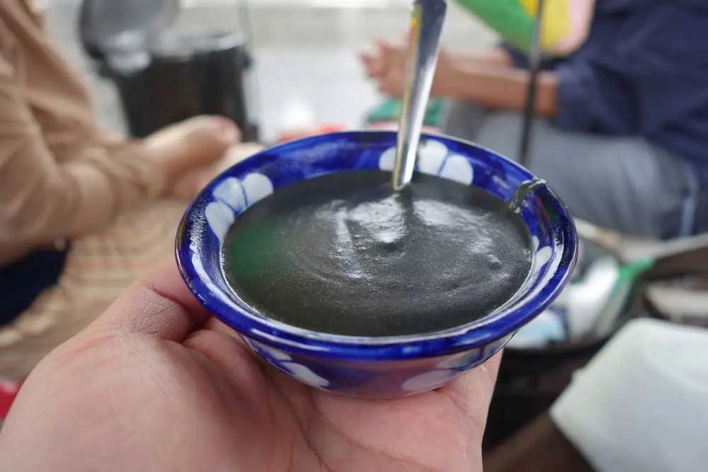 Ch&egrave; m&egrave; đen &ocirc;ng Thiều Hội An (ch&egrave; x&iacute; m&agrave; phủ Hội An) - Từ m&oacute;n ăn dung dị đến di sản ẩm thực phố Hội 2