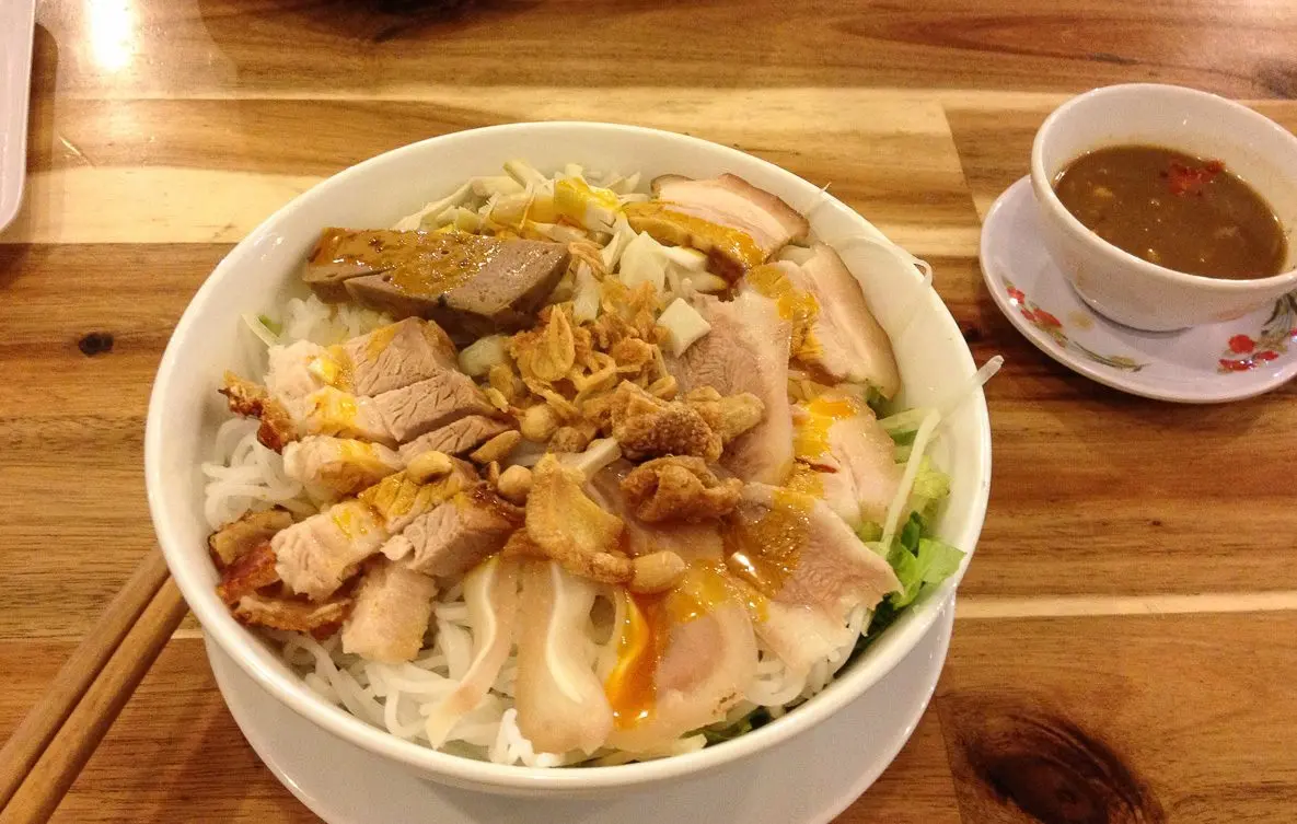 Đậm đ&agrave; m&oacute;n b&uacute;n mắm n&ecirc;m Hội An nhất định phải thưởng thức 7