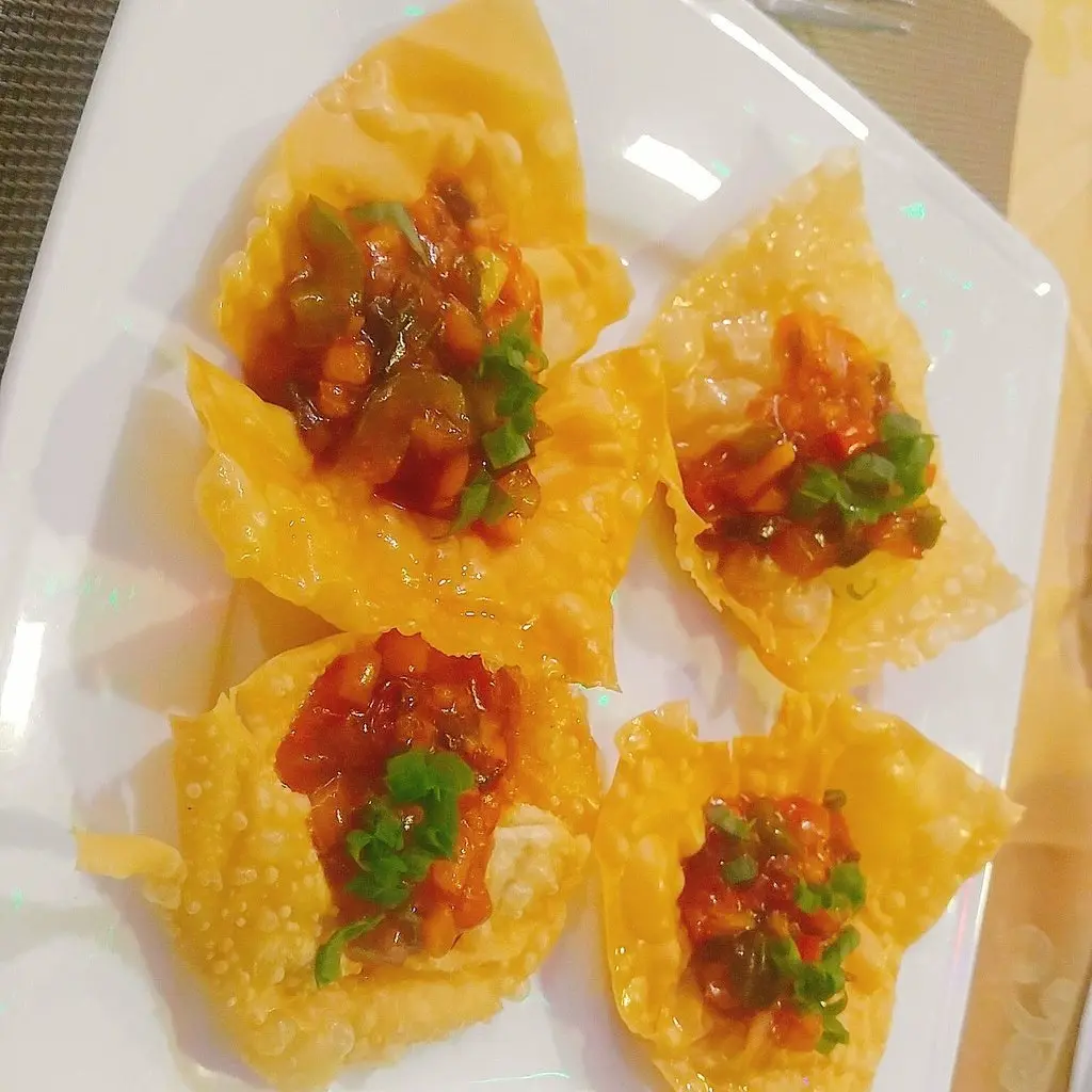Green Heaven Restaurant Hoi An - Nh&agrave; h&agrave;ng sở hữu tầm nh&igrave;n tuyệt đẹp nh&igrave;n ra quảng trường s&ocirc;ng Ho&agrave;i 17