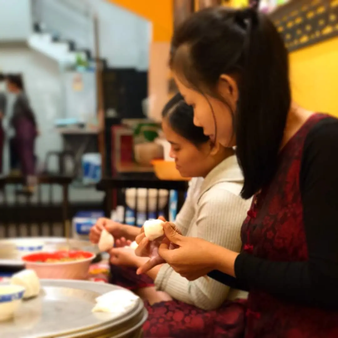 L&ograve; b&aacute;nh bao b&aacute;nh vạc B&ocirc;ng Hồng Trắng Hội An - Loại b&aacute;nh đẹp dịu d&agrave;ng mang hương vị tinh tế 6