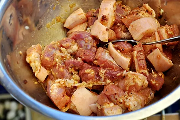 Ngon kh&oacute; cưỡng m&oacute;n b&aacute;nh ướt cuốn thịt nướng Hội An 6
