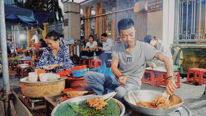 Ngon kh&oacute; cưỡng m&oacute;n b&aacute;nh ướt cuốn thịt nướng Hội An 13
