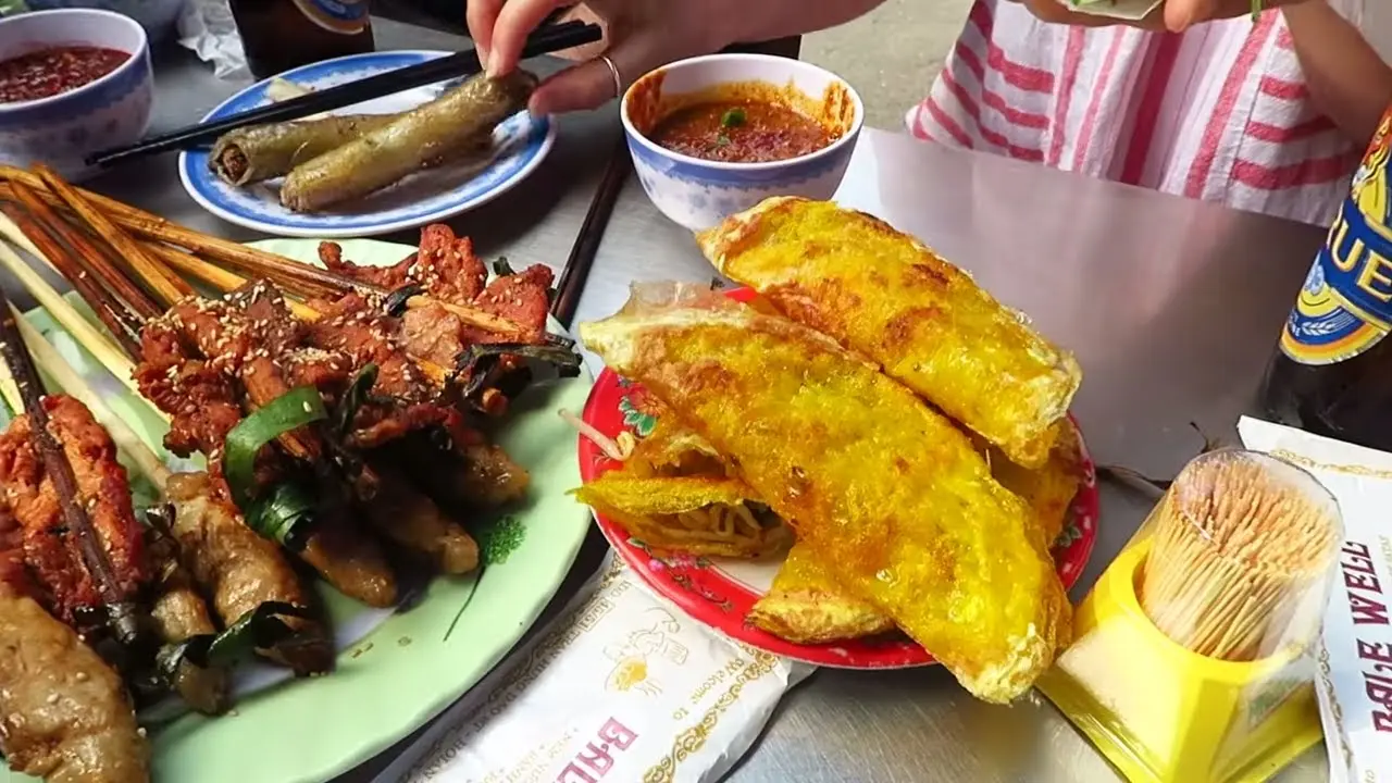 Ngon kh&oacute; cưỡng m&oacute;n b&aacute;nh ướt cuốn thịt nướng Hội An 17