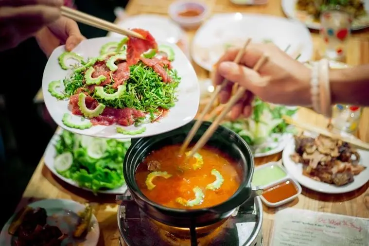 Ngon kh&oacute; cưỡng m&oacute;n b&aacute;nh ướt cuốn thịt nướng Hội An 15