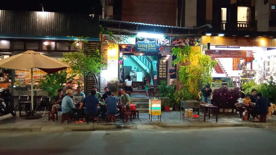 Nướng Khói BBQ Hội An - Oanh tạc thịt nướng và uống rượu soju vỉa hè phố cổ 2