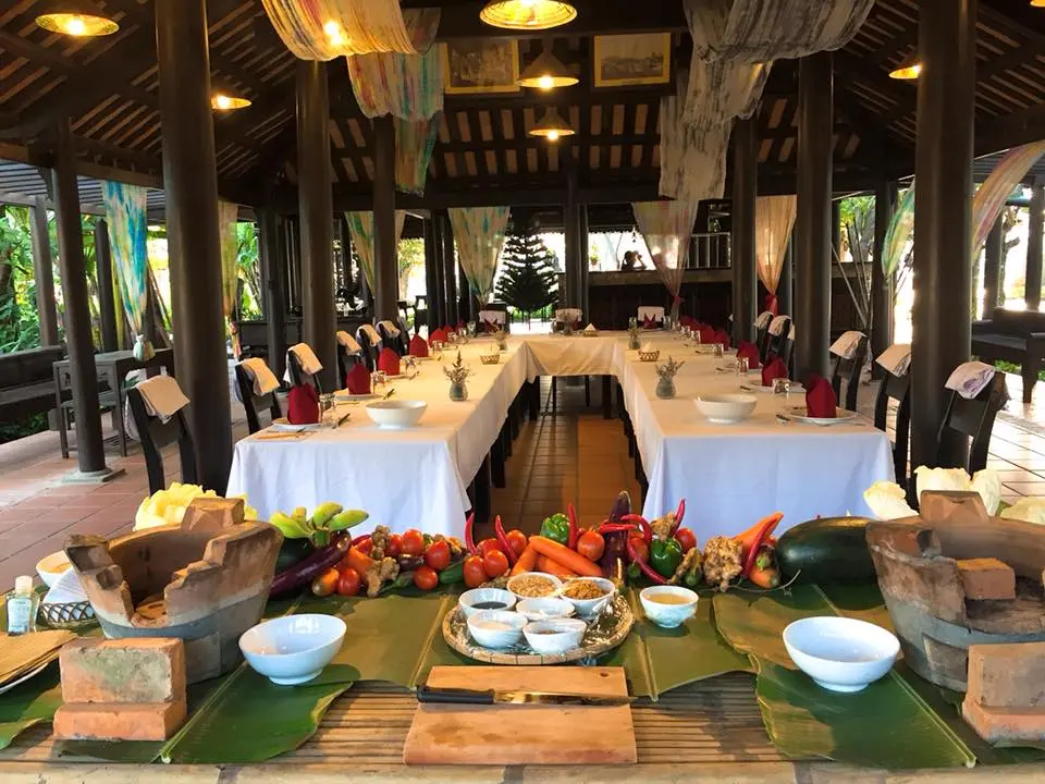 Silk Village Restaurants Hoi An - Nh&agrave; h&agrave;ng phong c&aacute;ch cổ k&iacute;nh với sức chứa hơn ng&agrave;n người 17