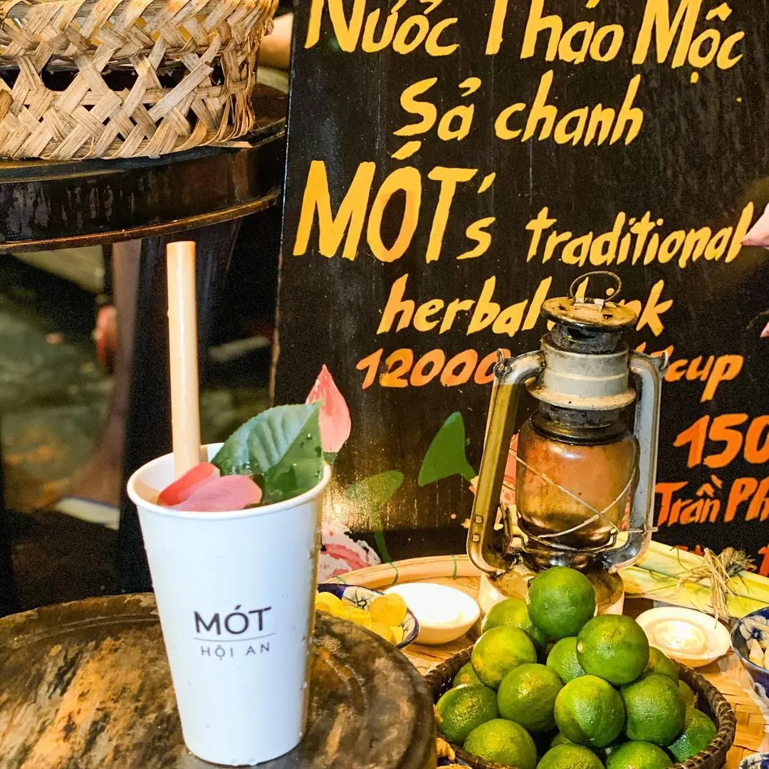 Top 10 m&oacute;n ăn vặt Hội An ngon lạc lối 3