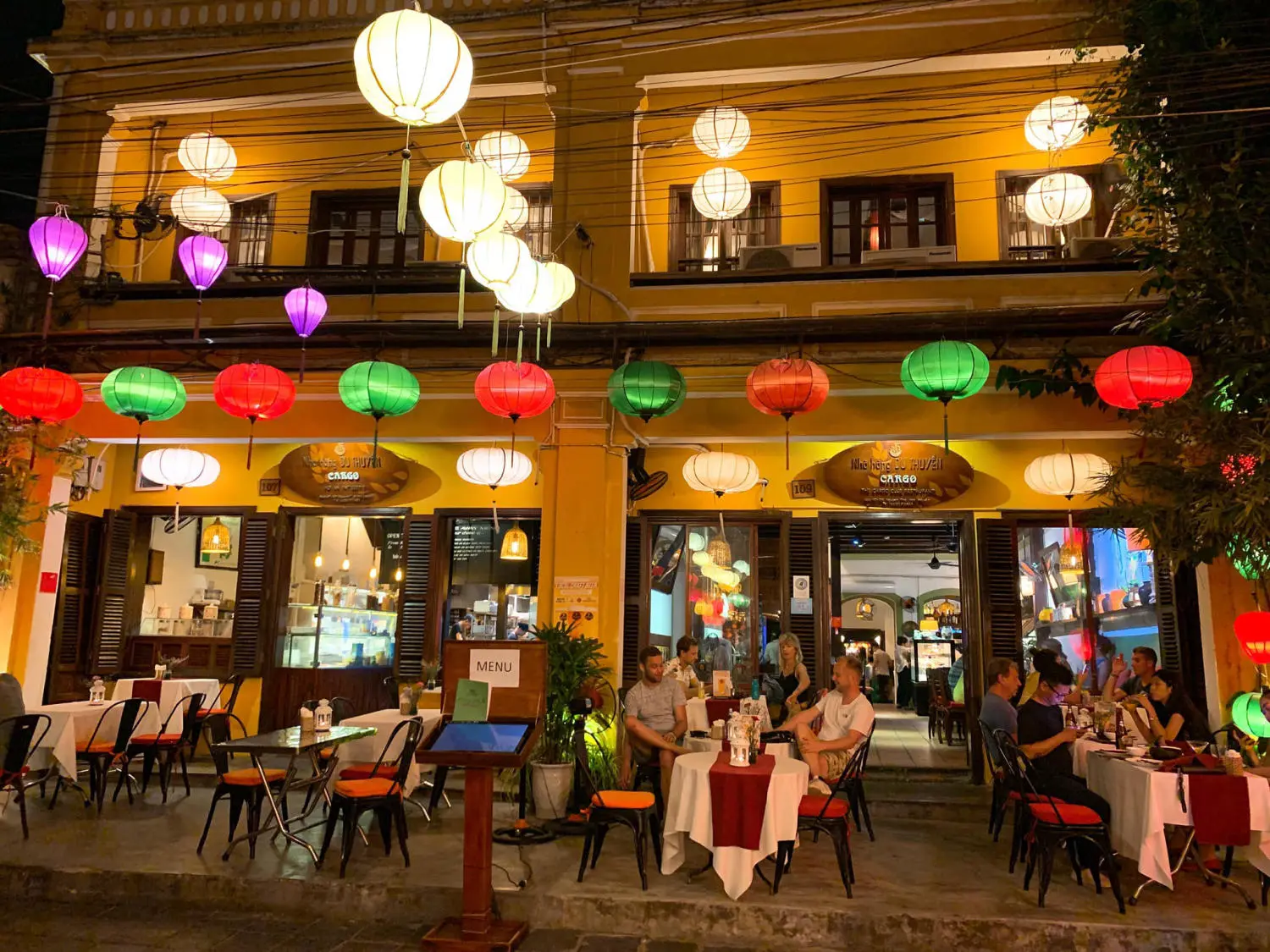 Top 21 Qu&aacute;n Caf&eacute; Phố Cổ Biết Chiều Chuộng Bạn Từ View Đến Vị 95
