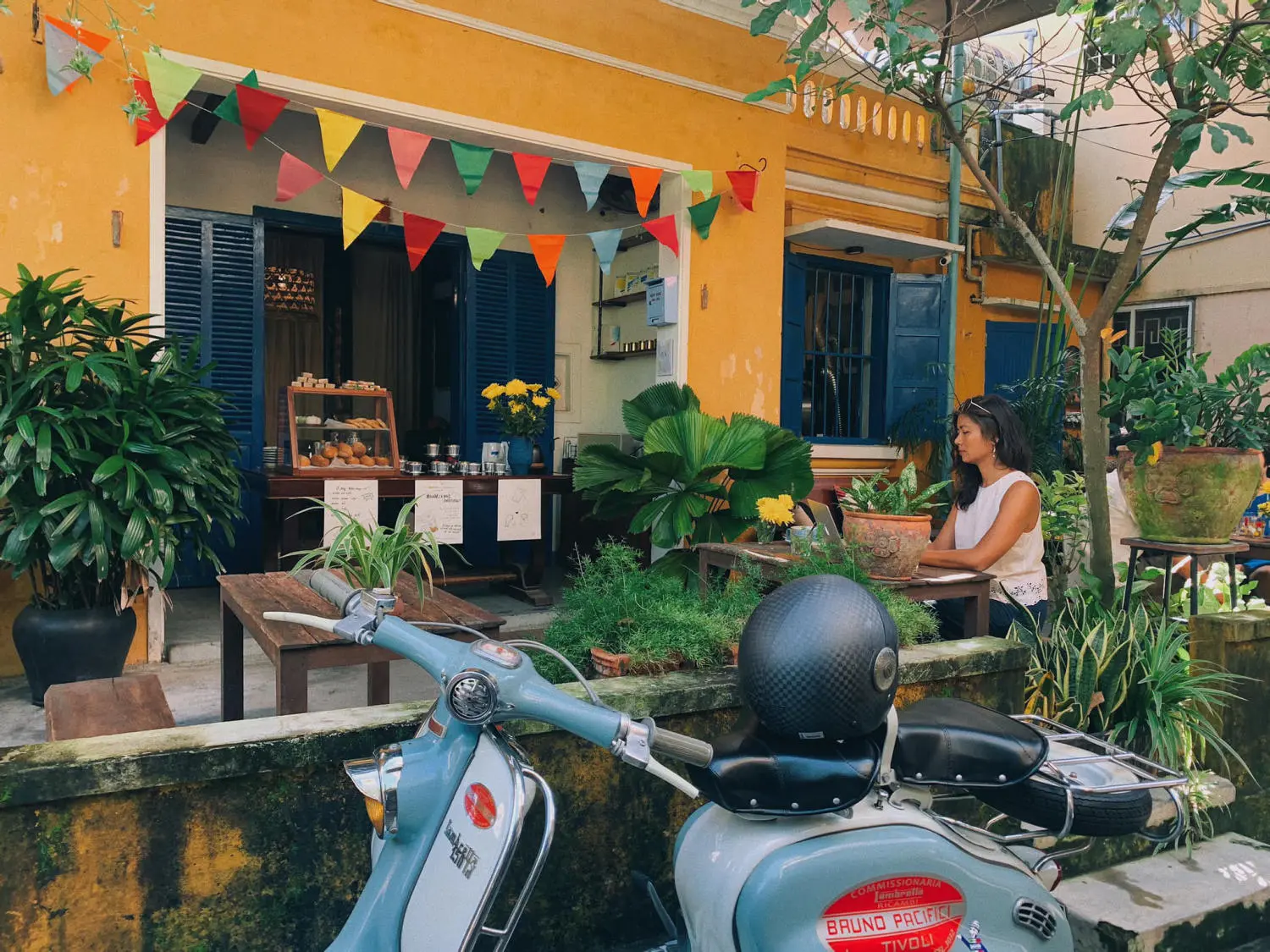 Top 21 Qu&aacute;n Caf&eacute; Phố Cổ Biết Chiều Chuộng Bạn Từ View Đến Vị 103