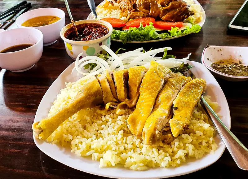 Truy t&igrave;m 10 qu&aacute;n cơm g&agrave; Hội An nức tiếng xa gần, đậm đ&agrave; hương vị Hội phố 15
