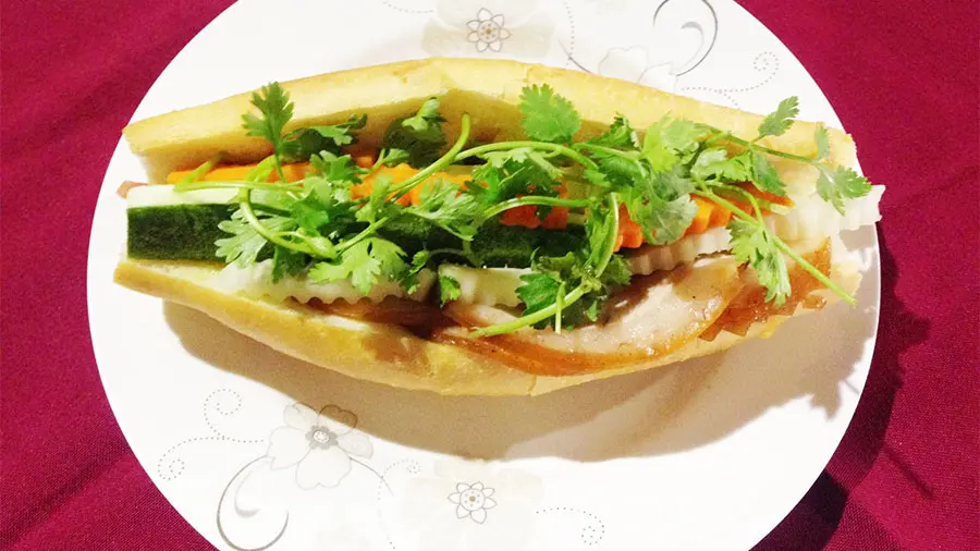 Vinh Hung Restaurant Hoi An - Nh&agrave; h&agrave;ng m&oacute;n ăn Việt đầu ti&ecirc;n ở phố Hội 15